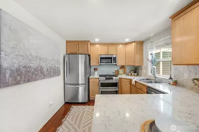 8548 Midvale Avenue N #B, Seattle, WA 98103 - Photo 3