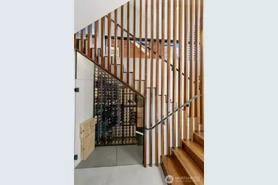 7516 E Green Lake Drive N, Seattle, WA 98103 - Photo 17