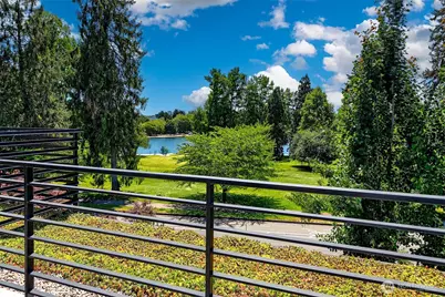 7516 E Green Lake Drive N, Seattle, WA 98103 - Photo 29