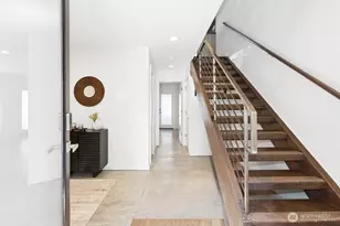 2233 Minor Ave, Seattle, WA 98102 - Photo 3