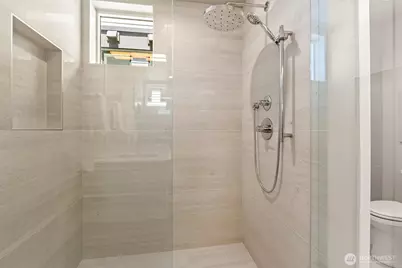 4460 Midvale Avenue N, Seattle, WA 98103 - Photo 21