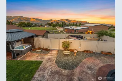 1428 NE Terrace Court, East Wenatchee, WA 98802 - Photo 1