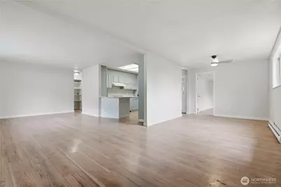 1126 Poindexter Avenue W, Bremerton, WA 98312 - Photo 3