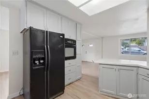 1126 Poindexter Ave W, Bremerton, WA 98312 - Photo 11