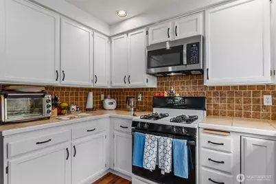 5601 Thornbury Drive SE, Lacey, WA 98513 - Photo 15