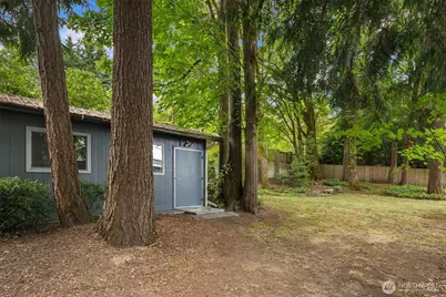 4255 135th Place SE, Bellevue, WA 98006 - Photo 33
