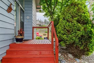1801 Seaview Ave, Coupeville, WA 98239 - Photo 9