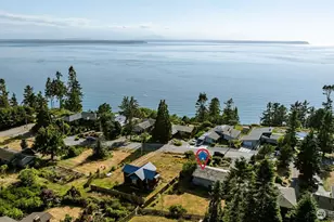 1801 Seaview Ave, Coupeville, WA 98239 - Photo 3