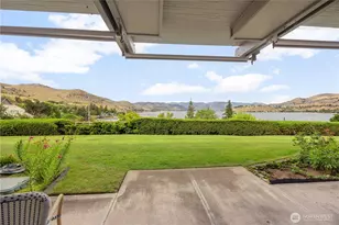 301 S 3rd St, Chelan, WA 98816 - Photo 1
