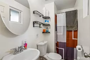 553 S 111th St, Seattle, WA 98168 - Photo 21