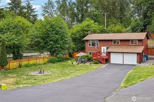 553 S 111th St, Seattle, WA 98168 - Photo 3