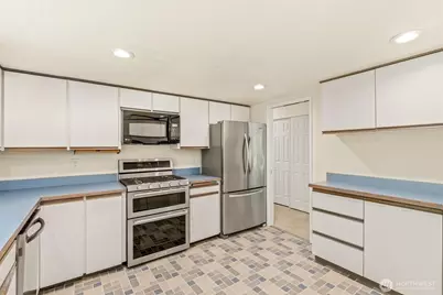 8830 Shell Place, Edmonds, WA 98026 - Photo 13