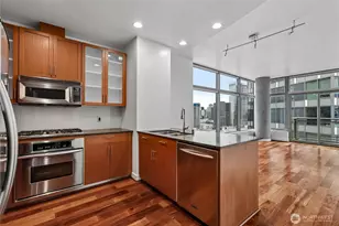 2033 2nd Ave, Seattle, WA 98121 - Photo 9
