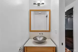 2033 2nd Ave, Seattle, WA 98121 - Photo 7