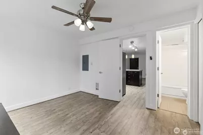 752 Bellevue Avenue E #202, Seattle, WA 98102 - Photo 11