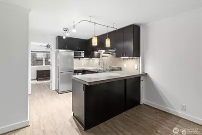 752 Bellevue Avenue E #202, Seattle, WA 98102 - Photo 5