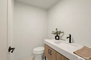8209 NE 144th St, Kirkland, WA 98034 - Photo 23