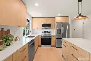 8209 NE 144th St, Kirkland, WA 98034 - Photo 9
