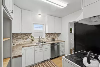 1111 N 76th Street #1, Seattle, WA 98103 - Photo 7