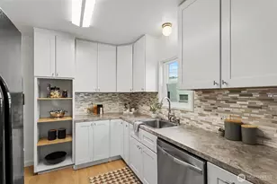 1111 N 76th St, Seattle, WA 98103 - Photo 9