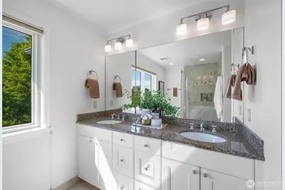 5716 Ann Arbor Avenue NE, Seattle, WA 98105 - Photo 29