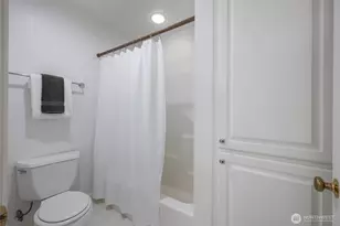 5716 Ann Arbor Ave NE, Seattle, WA 98105 - Photo 25