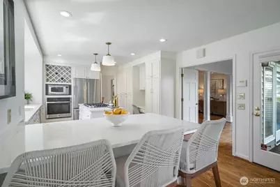5716 Ann Arbor Avenue NE, Seattle, WA 98105 - Photo 9