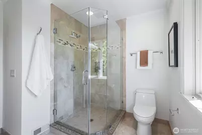 5716 Ann Arbor Avenue NE, Seattle, WA 98105 - Photo 31