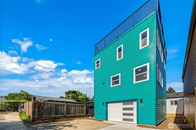 332 NE Elk Place, Seattle, WA 98115 - Photo 1