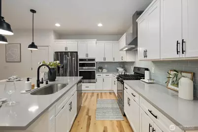 13427 Edmunds Parkway E, Bonney Lake, WA 98391 - Photo 9