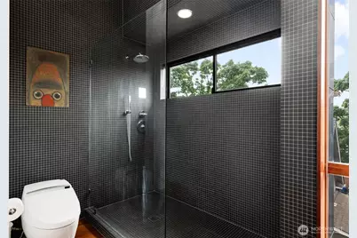 209 12th Ave E, Seattle, WA 98102 - Photo 33