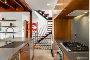 209 12th Ave E, Seattle, WA 98102 - Photo 7