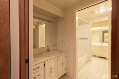 3921 108th Avenue NE #201A, Bellevue, WA 98004 - Photo 17