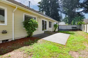 9208 Vancouver Dr NE, Lacey, WA 98516 - Photo 27