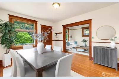 4611 34th Avenue W, Seattle, WA 98199 - Photo 3