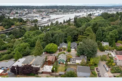 4611 34th Avenue W, Seattle, WA 98199 - Photo 33