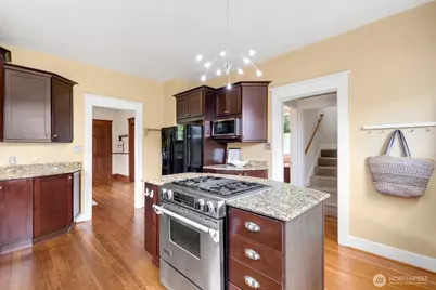4611 34th Avenue W, Seattle, WA 98199 - Photo 13