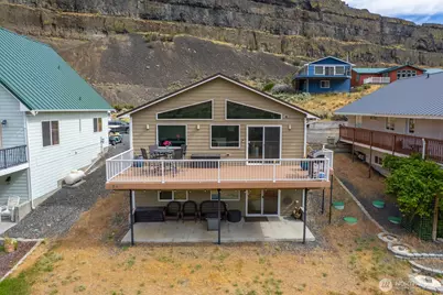 32611 Lakeshore Drive NE, Coulee City, WA 99115 - Photo 3