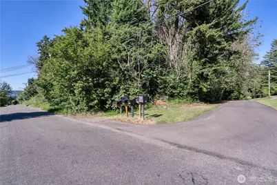 1701 13th Street SE, Puyallup, WA 98372 - Photo 3
