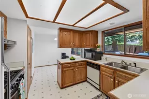 5000 NE 6th St, Renton, WA 98059 - Photo 9