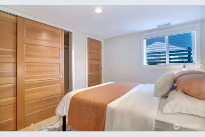 4030 26th Avenue W, Seattle, WA 98199 - Photo 23