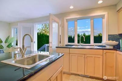 4030 26th Avenue W, Seattle, WA 98199 - Photo 9