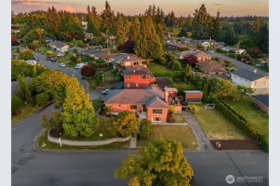 422 Crown Drive, Everett, WA 98203 - Photo 3