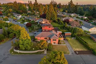 422 Crown Dr, Everett, WA 98203 - Photo 3