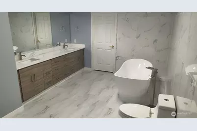 9525 S 221st Place, Kent, WA 98031 - Photo 11