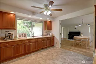 16724 NE 22nd St, Bellevue, WA 98008 - Photo 9
