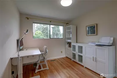 16724 NE 22nd Street, Bellevue, WA 98008 - Photo 15
