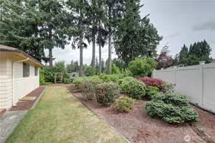 16724 NE 22nd St, Bellevue, WA 98008 - Photo 27