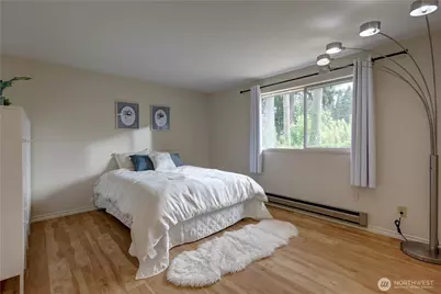 16724 NE 22nd Street, Bellevue, WA 98008 - Photo 21