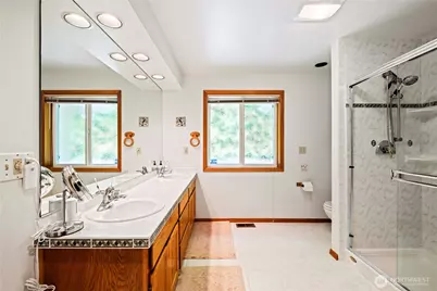 419 212th Avenue NE, Sammamish, WA 98074 - Photo 15